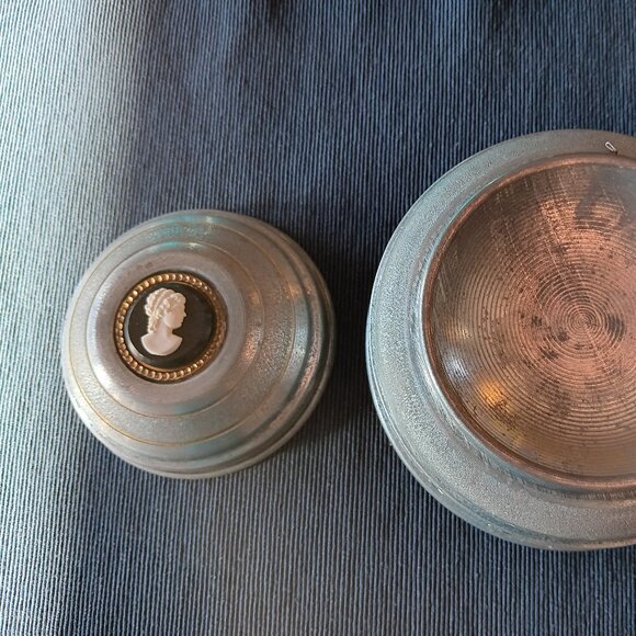 Vintage Aluminum Musical Powder Puff Box Music Metal Wind Up Working Cameo 1940s - Picture 5 of 6